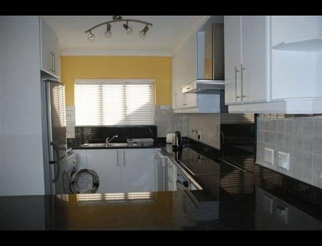 3 BEDROOM FLAT TO LET IN COMPENSATION BEACH